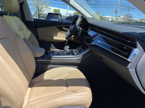 Used 2023 Audi Q8 Premium w/ Convenience Package AWD/4WD image 27