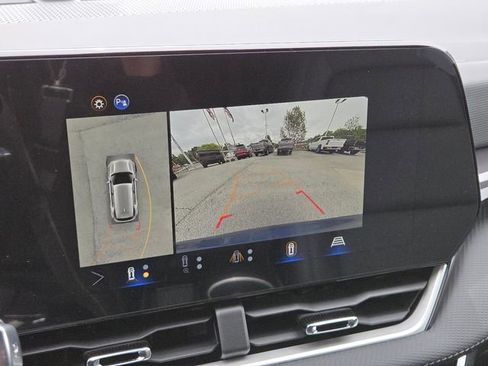 New 2026 Chevrolet Equinox LT w/ Convenience Package II AWD/4WD image 10