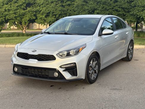 Used 2021 Kia Forte LXS FWD image 2