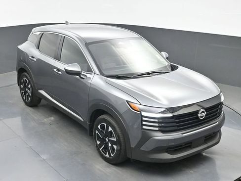 Used 2025 Nissan Kicks SV AWD/4WD image 34