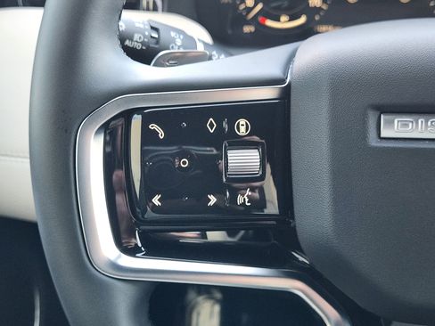 Used 2025 Land Rover Discovery Sport Dynamic SE image 30