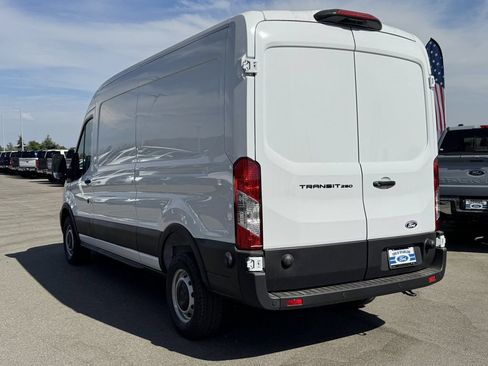 New 2026 Ford Transit 250 148 Medium Roof w/ Load Area Protection Package RWD image 5