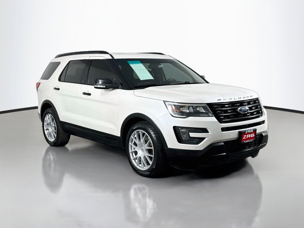 Used 2016 Ford Explorer Sport w/ Equipment Group 401A AWD/4WD image 7