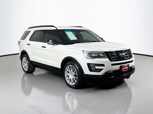 Used 2016 Ford Explorer Sport w/ Equipment Group 401A AWD/4WD image 7