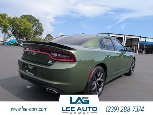 Used 2019 Dodge Charger SXT w/ Plus Group RWD image 3