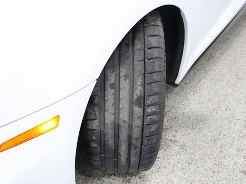 Used 2021 Audi R8 V10 w/ Premium Package image 4