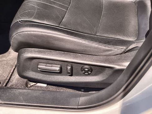 Used 2018 Honda Accord Touring image 31