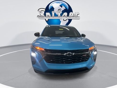 Used 2025 Chevrolet Trax RS w/ Driver Confidence Package image 3