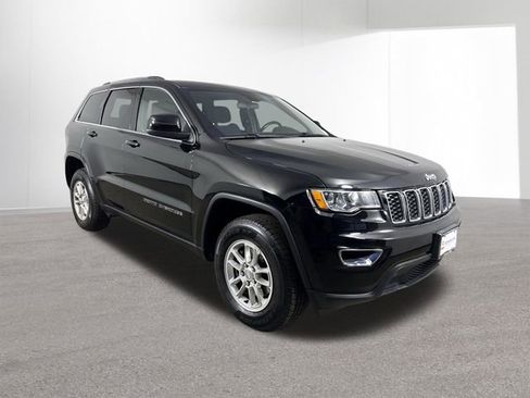 Used 2020 Jeep Grand Cherokee Laredo image 3