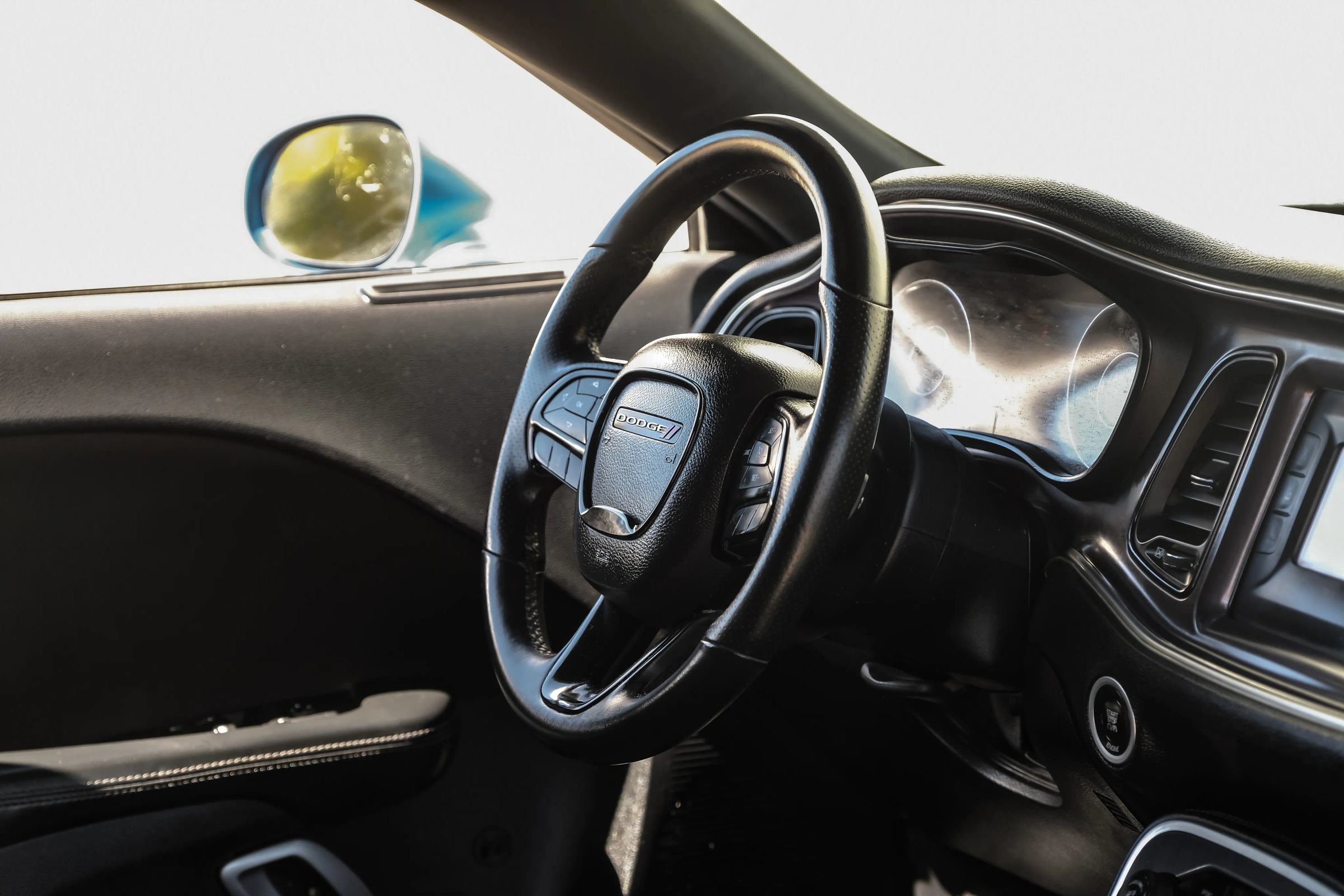 Used 2015 Dodge Challenger R/T RWD image 20