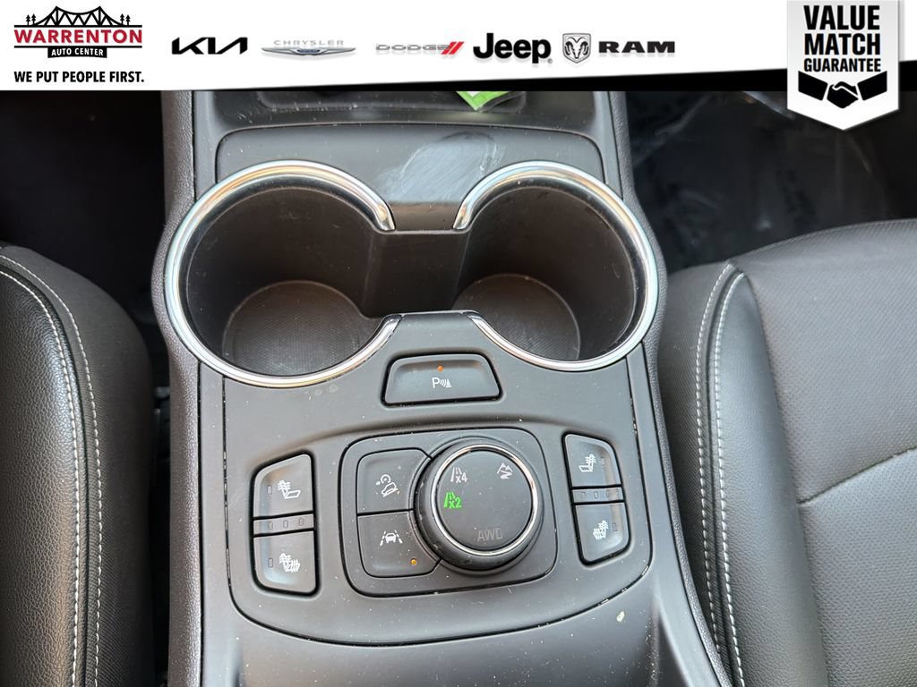 Used 2023 GMC Terrain SLT w/ Tech Package AWD/4WD image 28