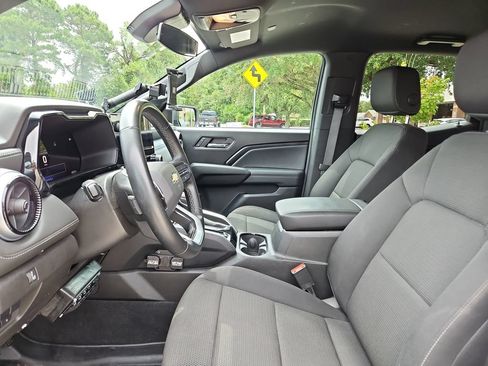 Used 2024 Chevrolet Colorado LT AWD/4WD image 24