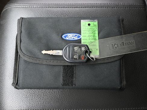 Used 2015 Ford F250 Lariat w/ Lariat Ultimate Package image 19