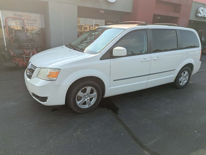 Used 2010 Dodge Grand Caravan SXT FWD image 1