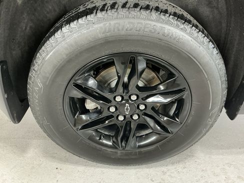Used 2023 Chevrolet Traverse LT FWD image 5