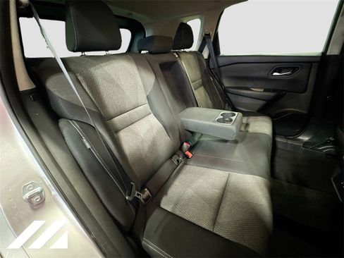 Used 2024 Nissan Rogue SV image 28