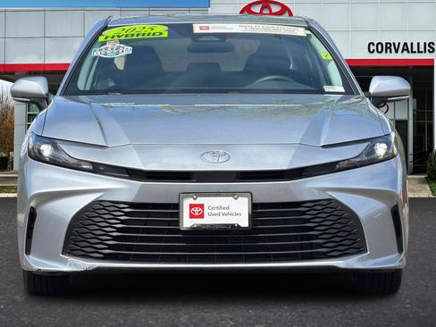 Certified 2025 Toyota Camry LE FWD image 9