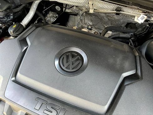 Used 2023 Volkswagen Tiguan SE AWD/4WD image 31