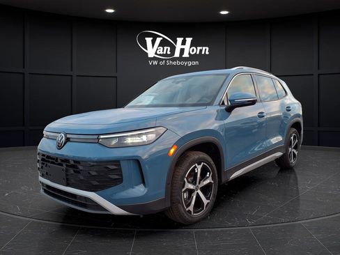 New 2026 Volkswagen Tiguan SE image 8