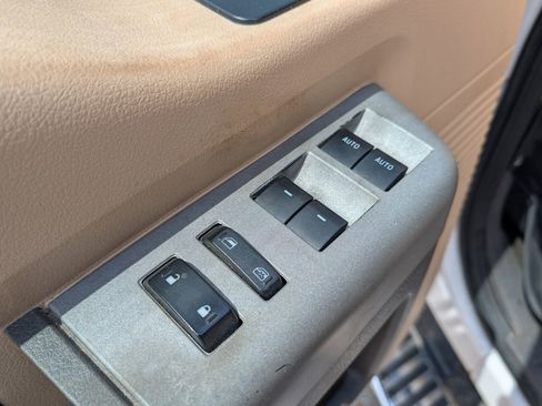 Used 2016 Ford F250 Lariat w/ Chrome Package image 11