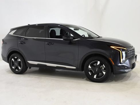 Used 2026 Kia Sportage LX FWD image 3