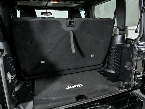 Used 2016 Jeep Wrangler Sport AWD/4WD image 13