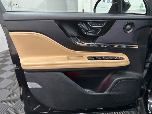 Used 2023 Lincoln Corsair Reserve w/ Equipment Group 202A image 17