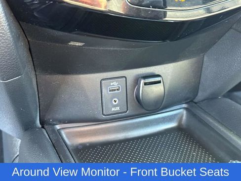 Used 2017 Nissan Rogue SV w/ SV Premium Package image 9