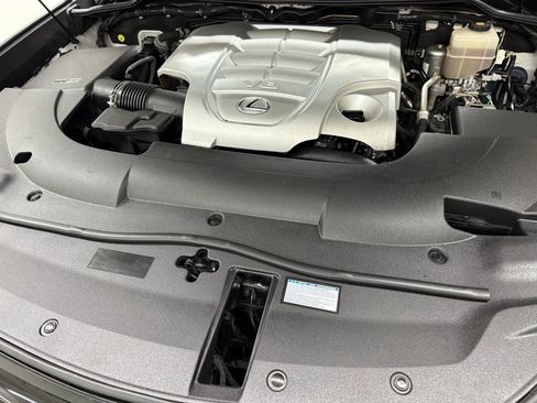 Used 2020 Lexus LX 570 4WD w/ 3rd Row & Luxury Pkg image 52