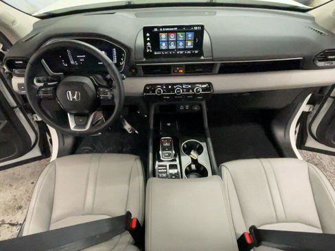 Used 2025 Honda Pilot Elite image 28