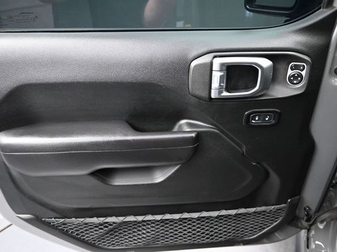Used 2019 Jeep Wrangler Unlimited Sport AWD/4WD image 19