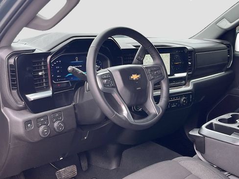 Used 2026 Chevrolet Silverado 1500 LT AWD/4WD image 9