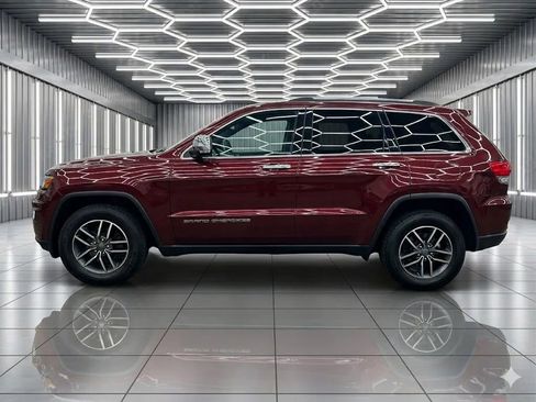 Used 2017 Jeep Grand Cherokee Limited w/ Luxury Group II AWD/4WD image 3