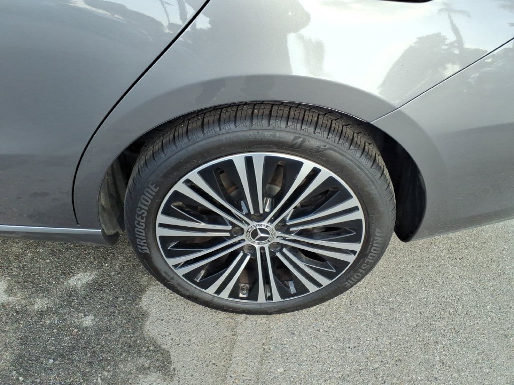 Used 2023 Mercedes-Benz CLA 250 4MATIC image 9