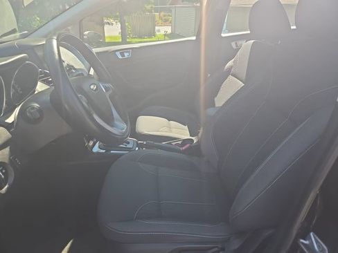 Used 2014 Ford Fiesta SE w/ Equipment Group 201A FWD image 10