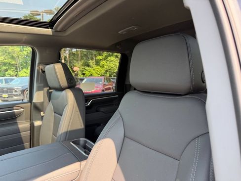 New 2025 GMC Sierra 2500 SLT w/ SLT Premium Package AWD/4WD image 19