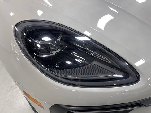 Used 2024 Porsche Macan S AWD/4WD image 10