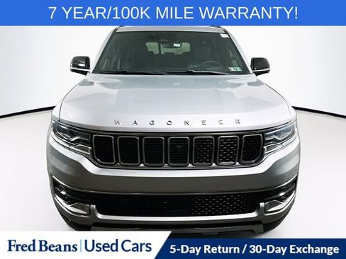 Used 2023 Jeep Wagoneer L Series III w/ Premium Group I AWD/4WD image 2