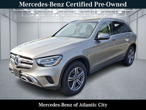 Used 2021 Mercedes-Benz GLC 300 4MATIC image 3