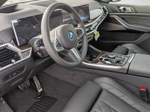 Used 2026 BMW X5 xDrive50e w/ M Sport Package AWD/4WD image 3