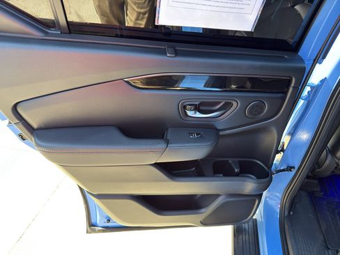 Used 2024 Honda Pilot TrailSport image 16