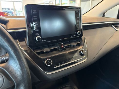 Used 2022 Toyota Corolla LE image 17