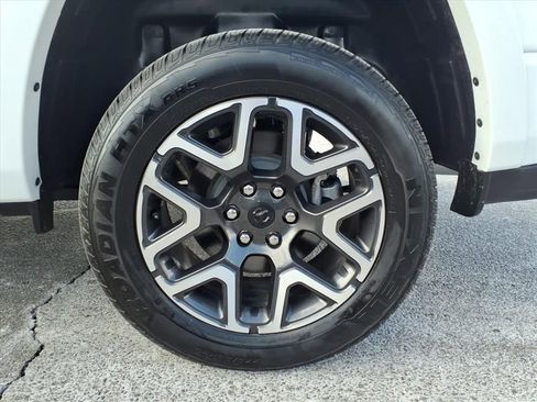 Used 2025 RAM 1500 Laramie image 16