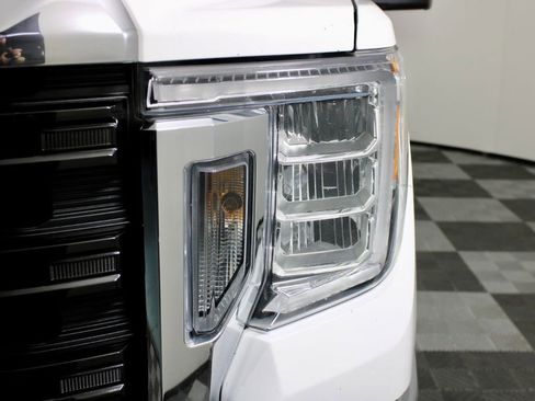 Used 2023 GMC Sierra 3500 Pro w/ Convenience Package image 3