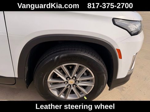 Used 2023 Chevrolet Traverse LT image 11