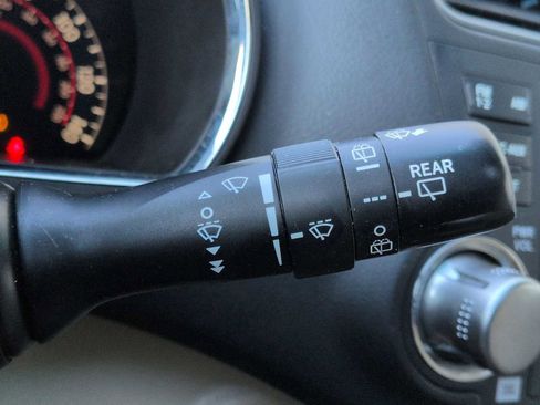 Used 2011 Toyota Highlander Limited image 28