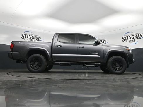 Used 2019 Toyota Tacoma SR5 RWD image 24