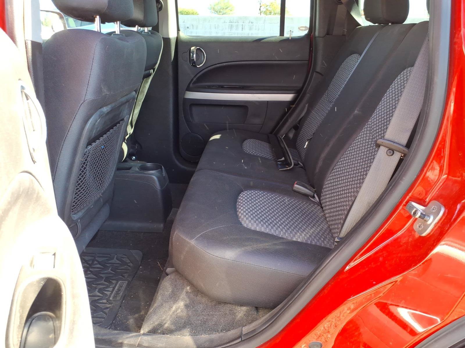 Used 2011 Chevrolet HHR LS FWD image 14