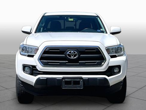 Used 2016 Toyota Tacoma SR5 w/ SR5 Appearance Package (SN) AWD/4WD image 4