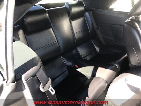 Used 2005 Ford Mustang Premium RWD image 22